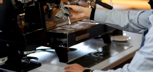 Ekspres kolbowy i automatyczny – porównanie modeli do kawiarni i gastronomii