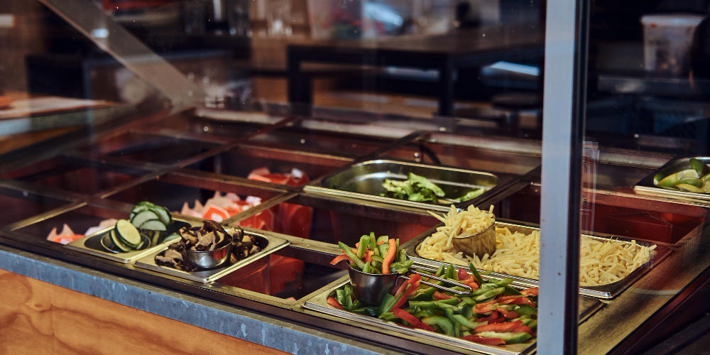 Nadstawka sałatkowa nablatowa na barze